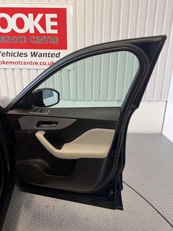 Used Jaguar F-Pace 2020 for sale - 76318152: Photo 17
