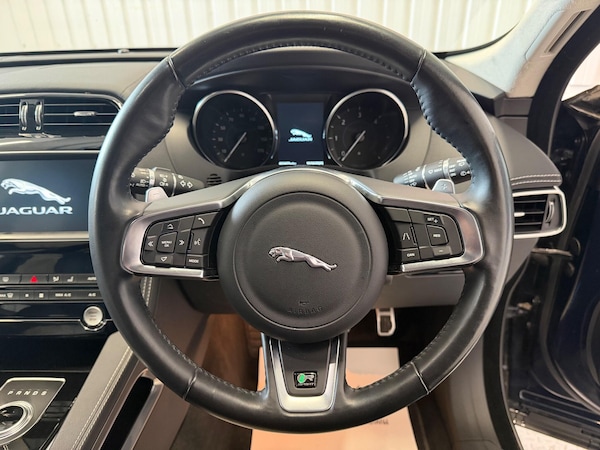 Used Jaguar F-Pace 2020 for sale - 76318152: Photo 19