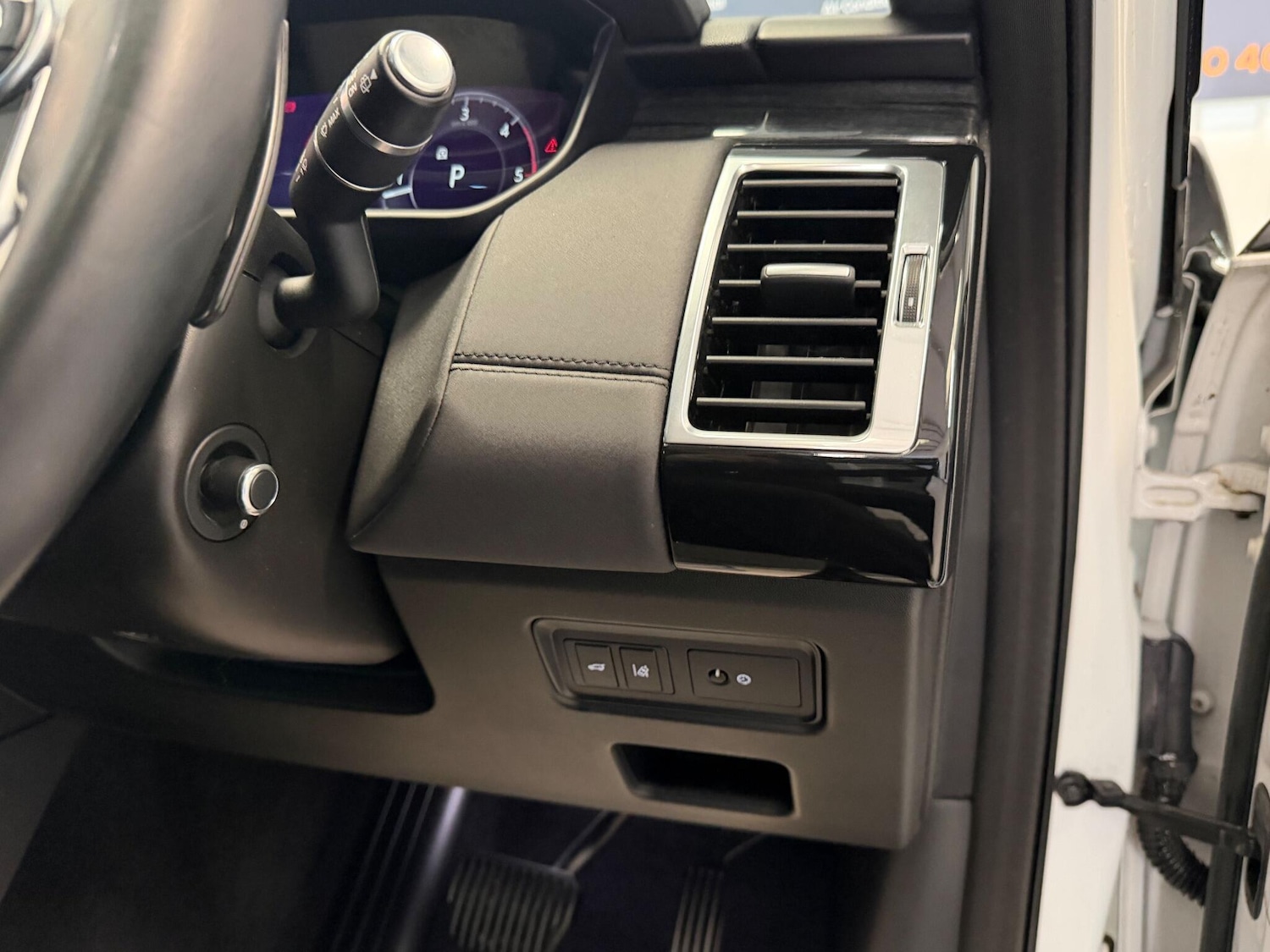 Used Land Rover Discovery 2018 for sale - 76446782: Photo 22