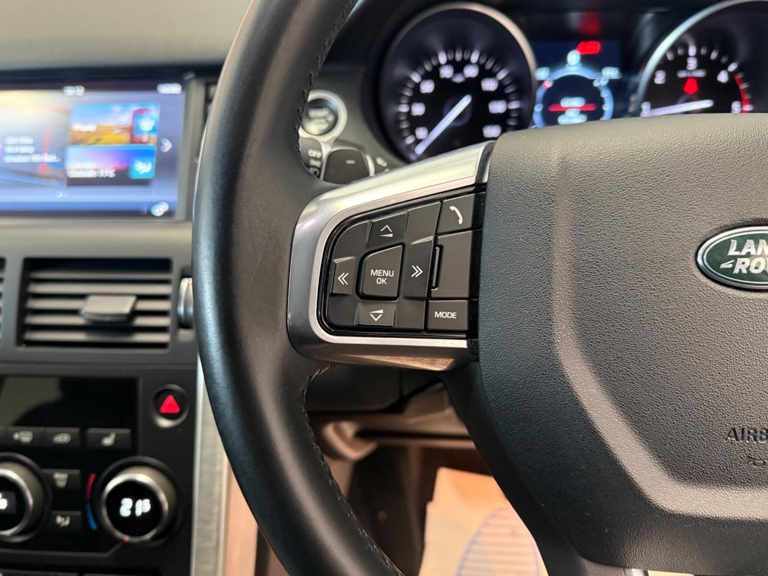 Used Land Rover Discovery Sport 2019 for sale - 76123124: Photo 20