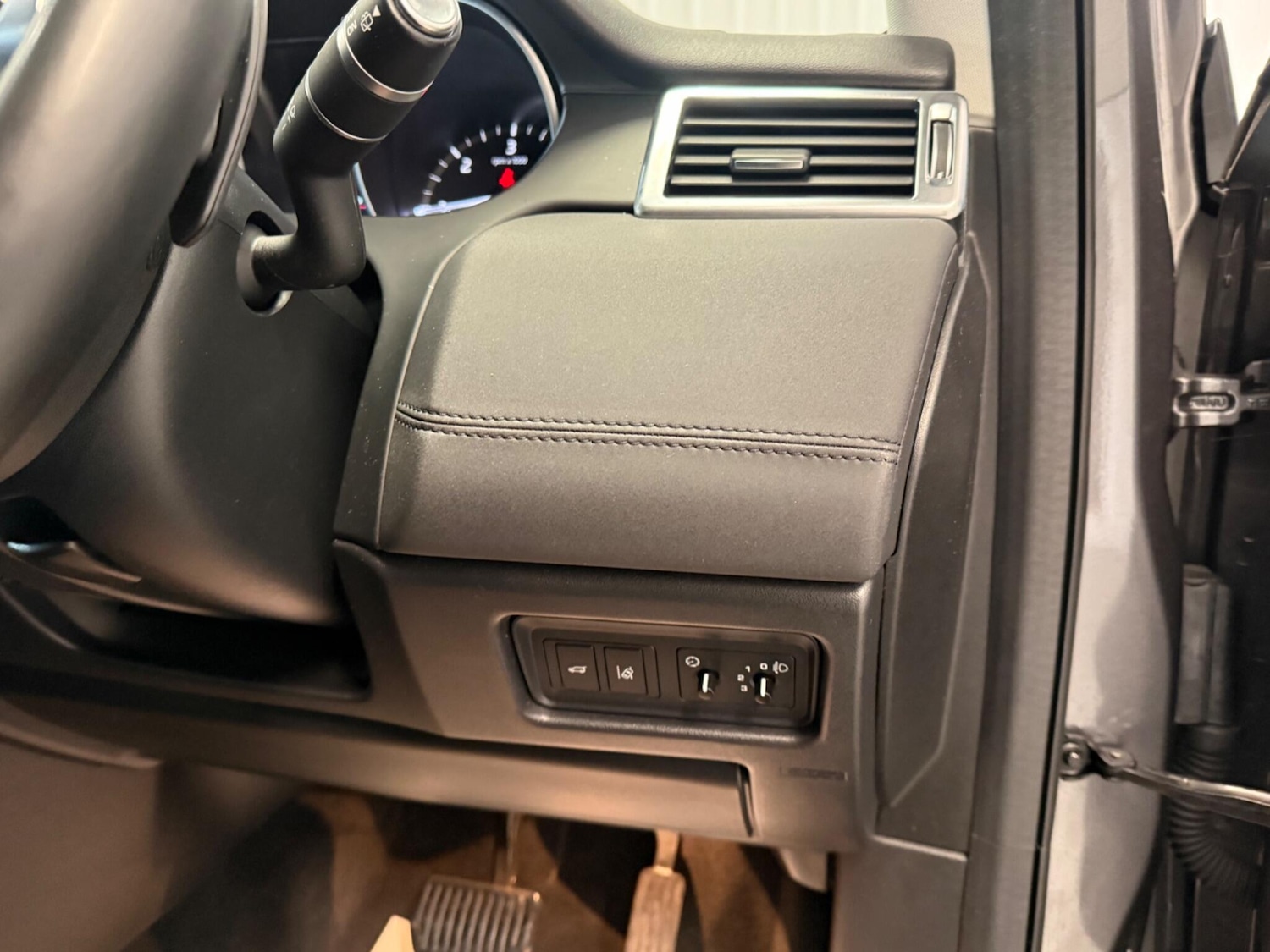 Used Land Rover Discovery Sport 2019 for sale - 76123124: Photo 23