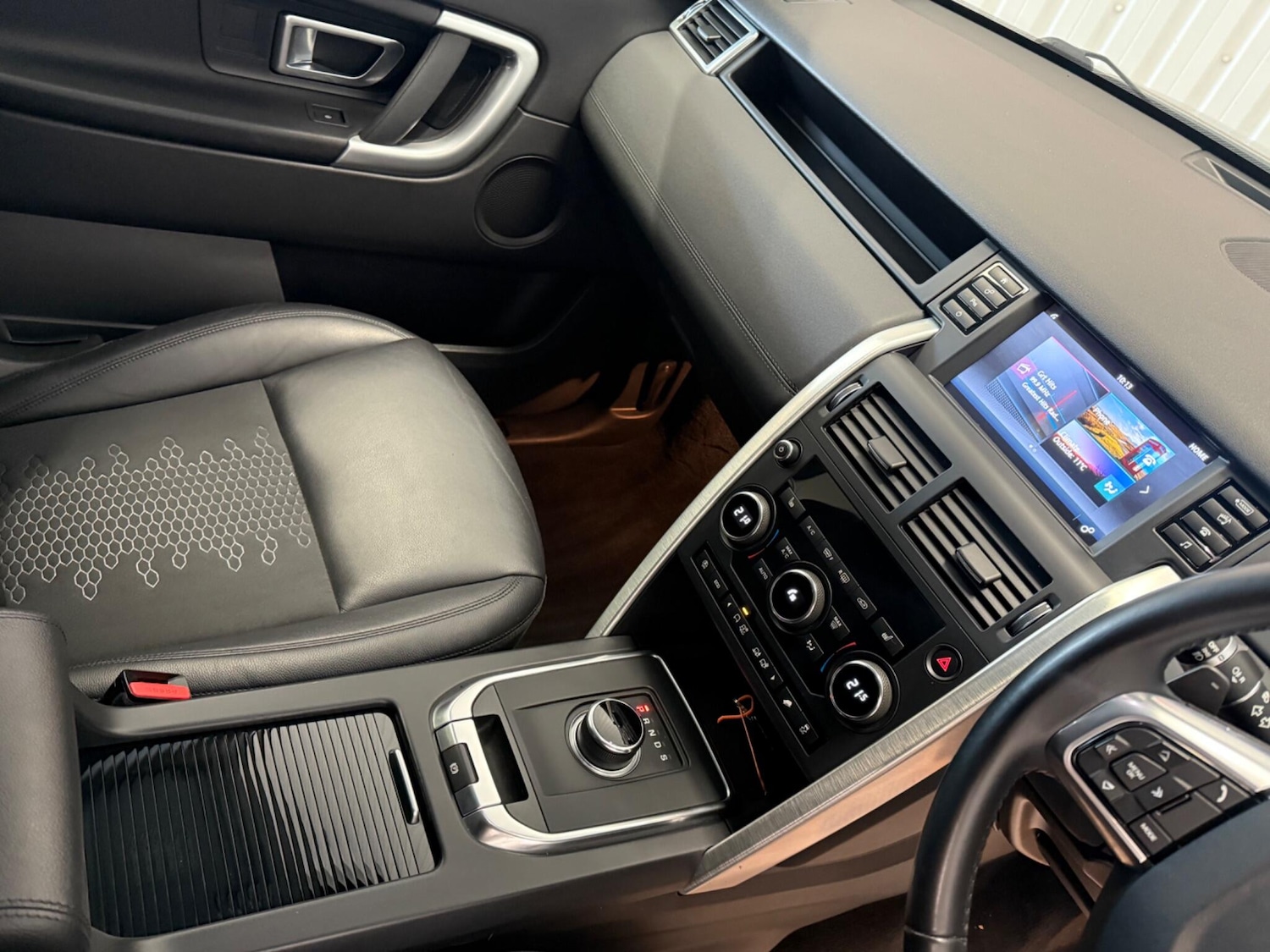 Used Land Rover Discovery Sport 2019 for sale - 76123124: Photo 28