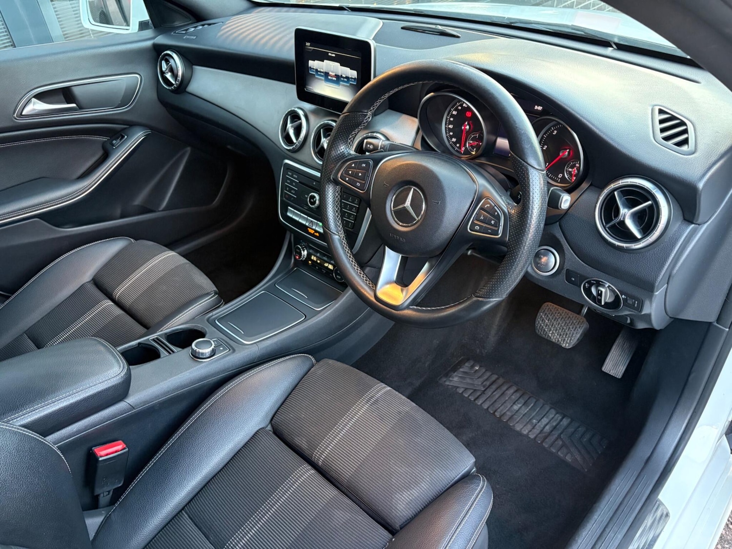 Used Mercedes-Benz CLA 2018 for sale - 76898785: Photo 13