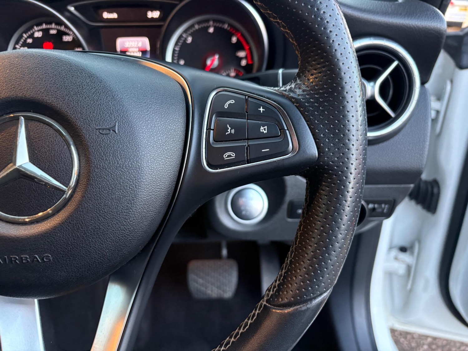 Used Mercedes-Benz CLA 2018 for sale - 76898785: Photo 17