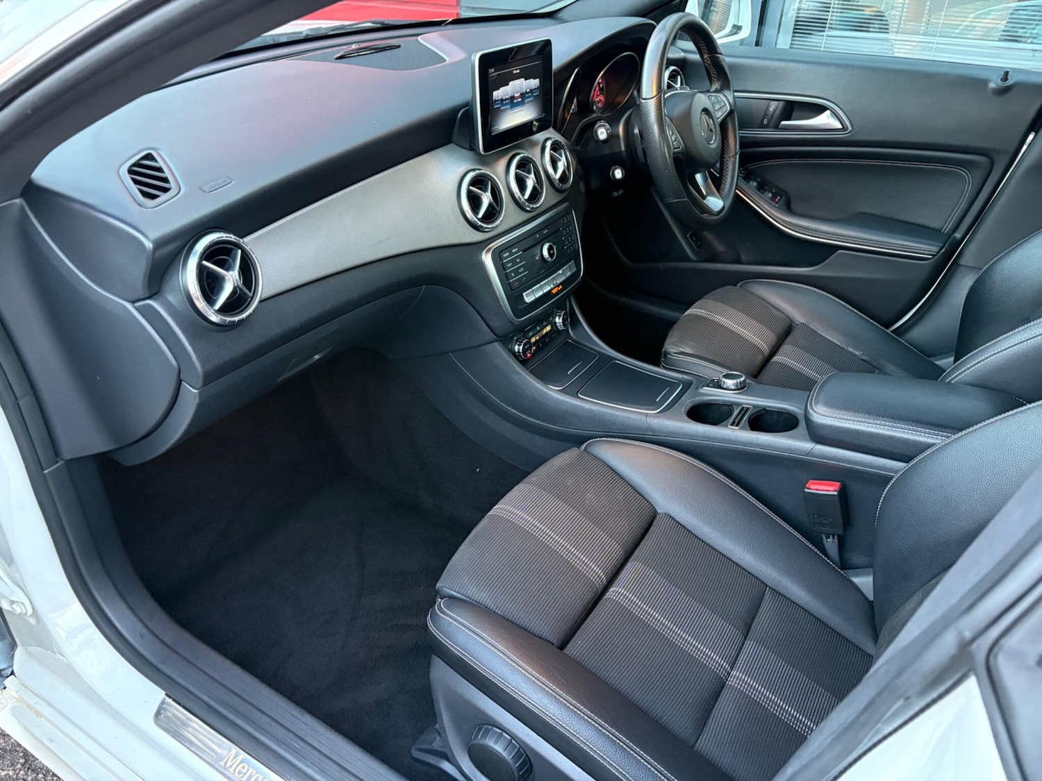 Used Mercedes-Benz CLA 2018 for sale - 76898785: Photo 25