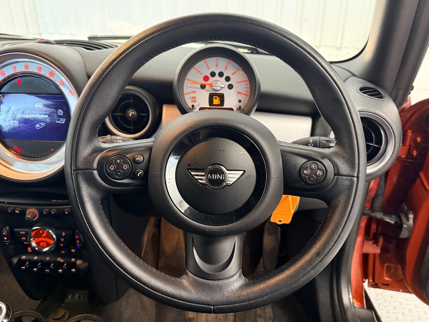 Used MINI Convertible 2014 for sale - 76781757: Photo 17