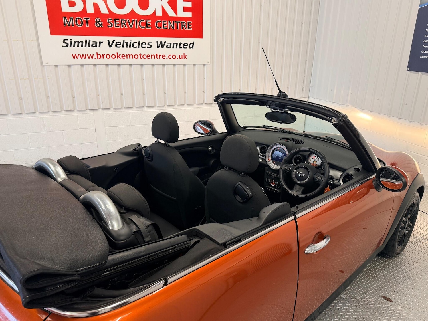 Used MINI Convertible 2014 for sale - 76781757: Photo 25