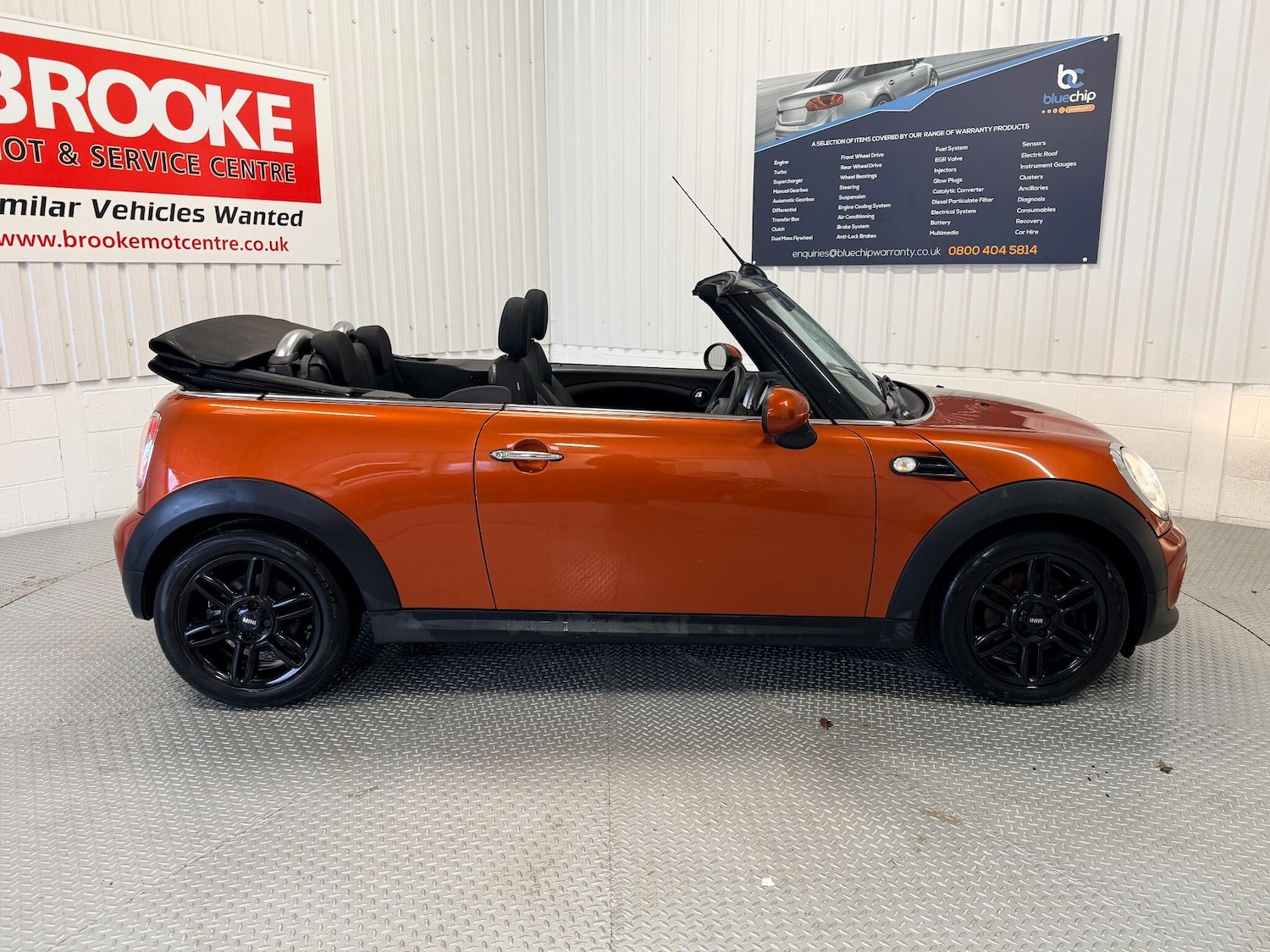Used MINI Convertible 2014 for sale - 76781757: Photo 32