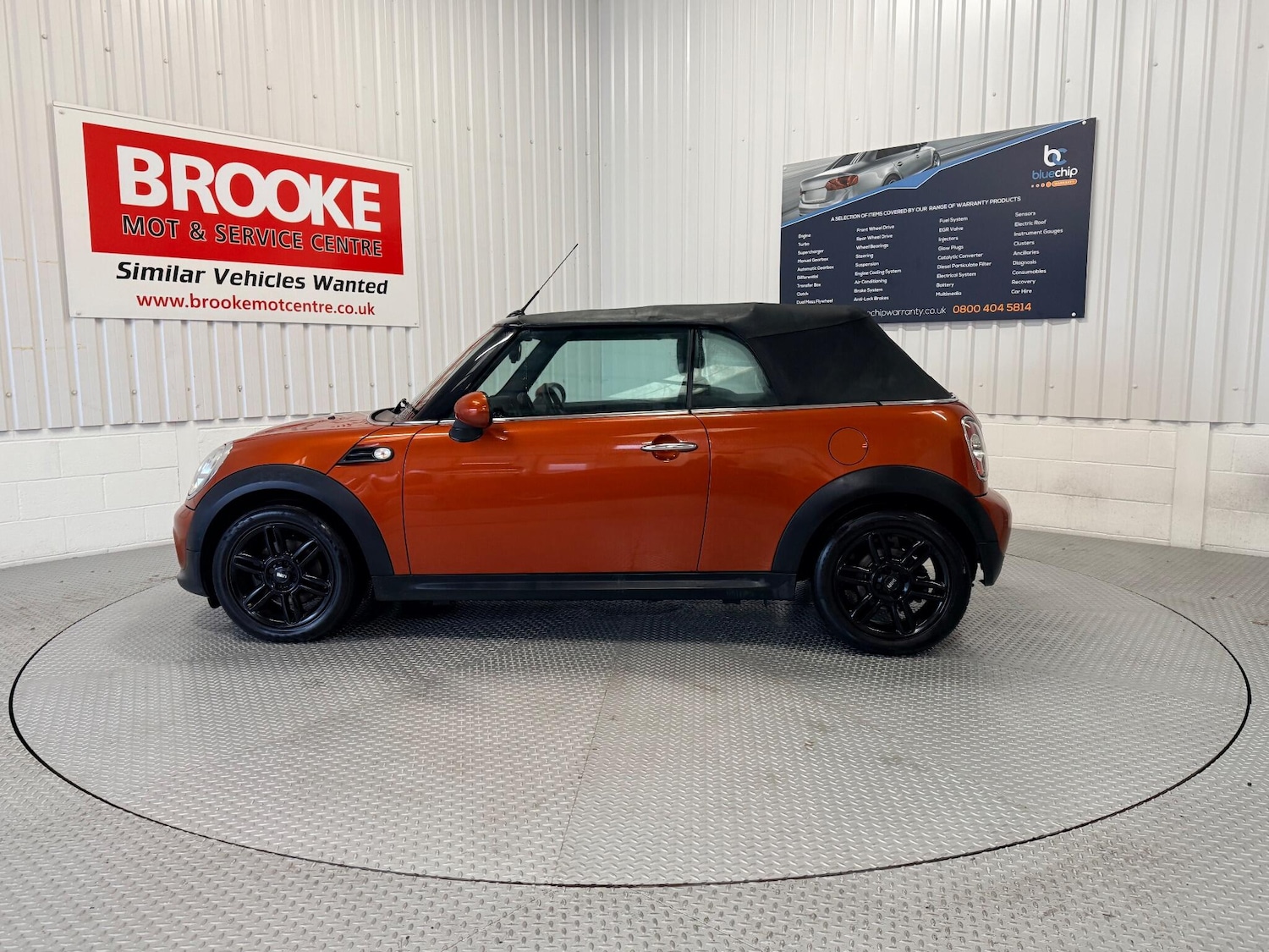 Used MINI Convertible 2014 for sale - 76781757: Photo 8