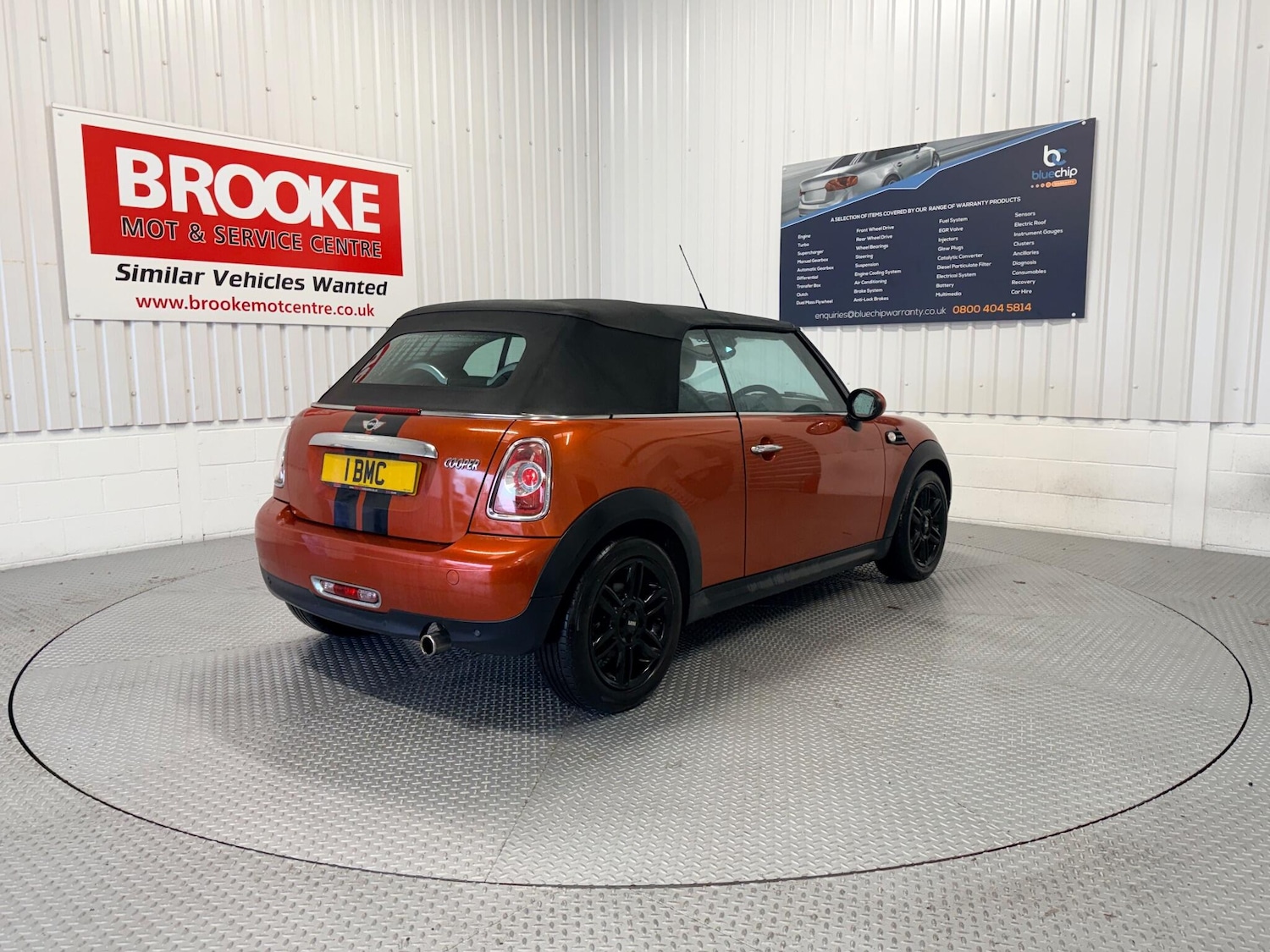 Used MINI Convertible 2014 for sale - 76781757: Photo 9