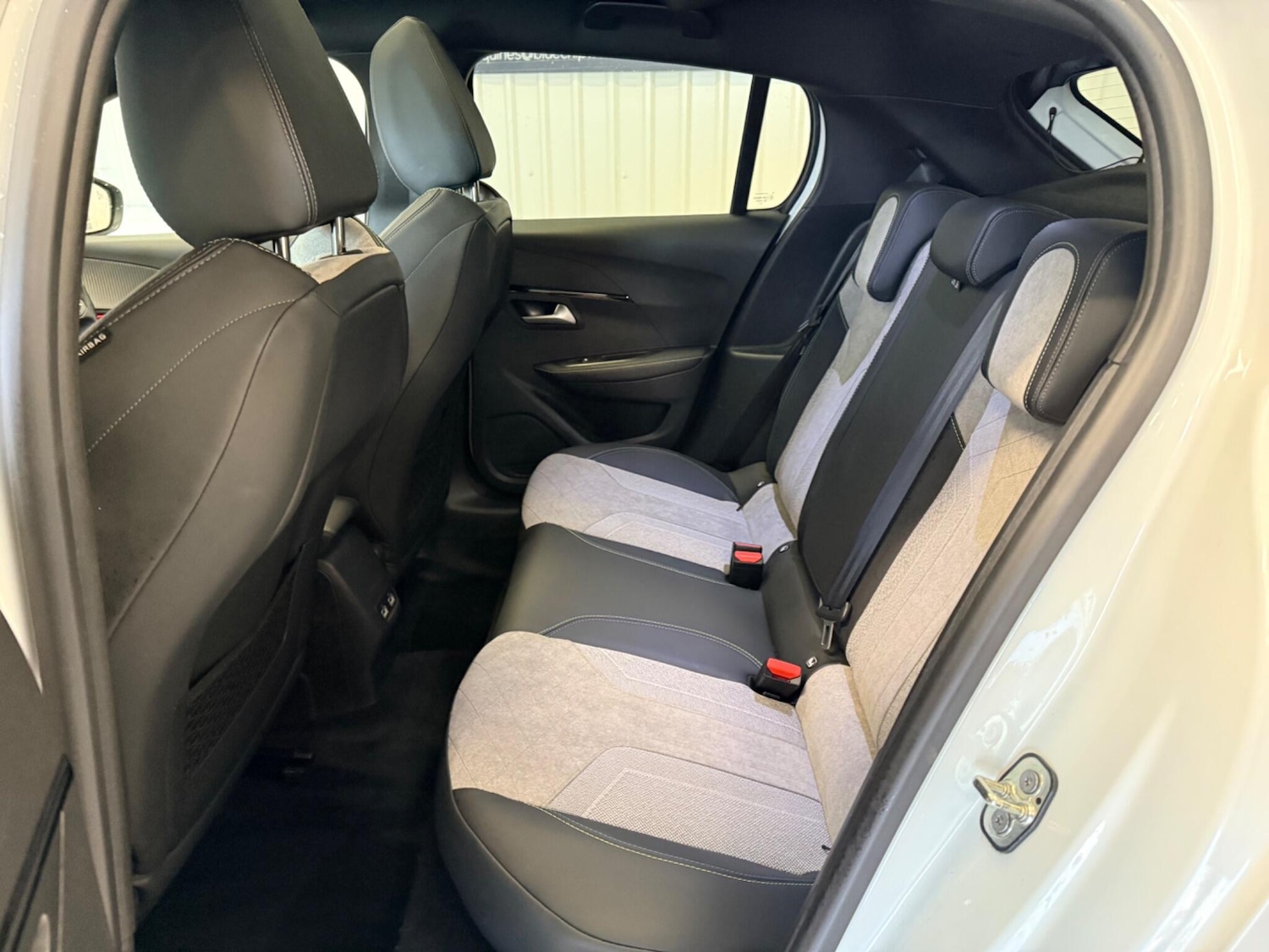 Used Peugeot E-208 for sale - 77824671: Photo 14