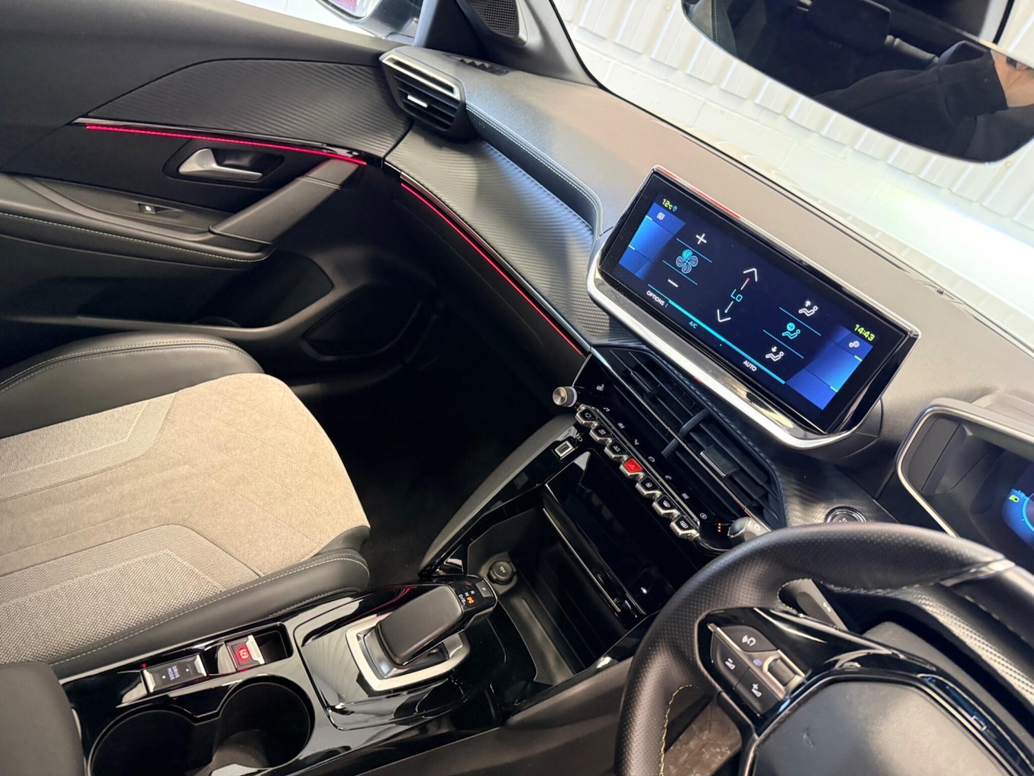 Used Peugeot E-208 for sale - 77824671: Photo 25