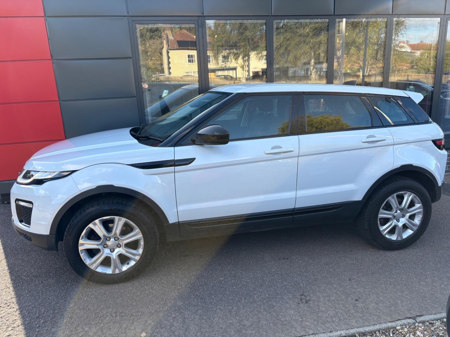 Used Land Rover Range Rover Evoque 2019 for sale - 76371188: Photo 8