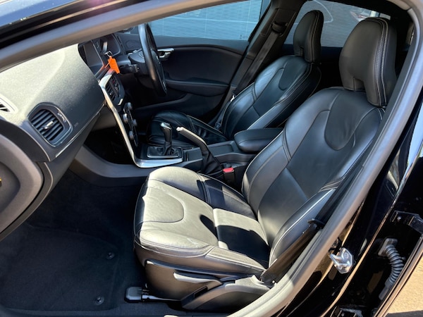 Used Volvo V40 2019 for sale - 74631826: Photo 17