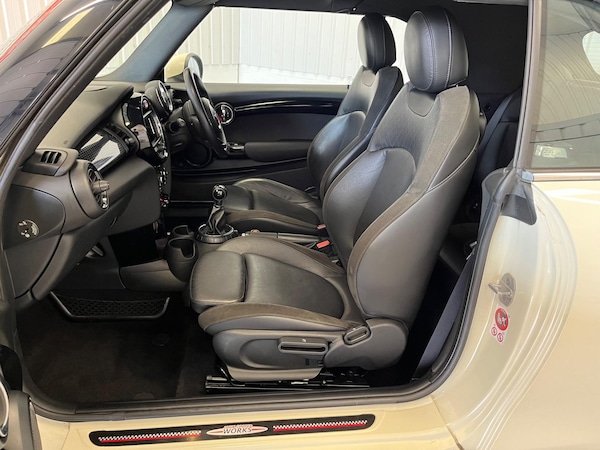 Used MINI Convertible 2017 for sale - 73242520: Photo 11