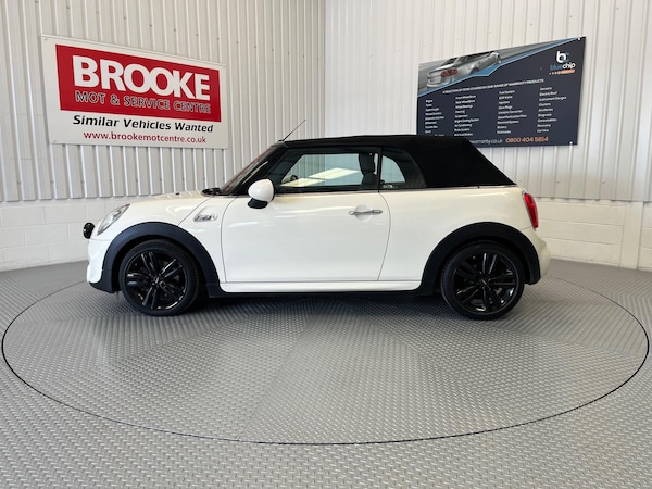 Used MINI Convertible 2017 for sale - 73242520: Photo 8