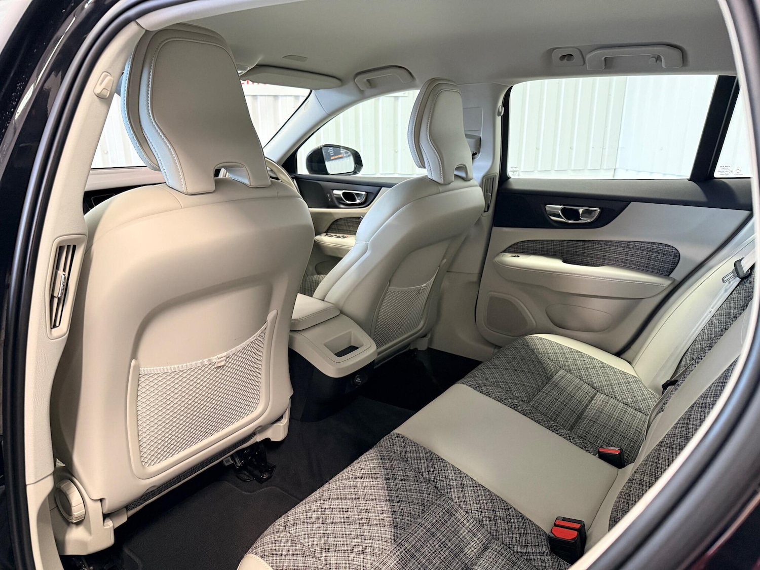 Used Volvo V60 2018 for sale - 76561920: Photo 15