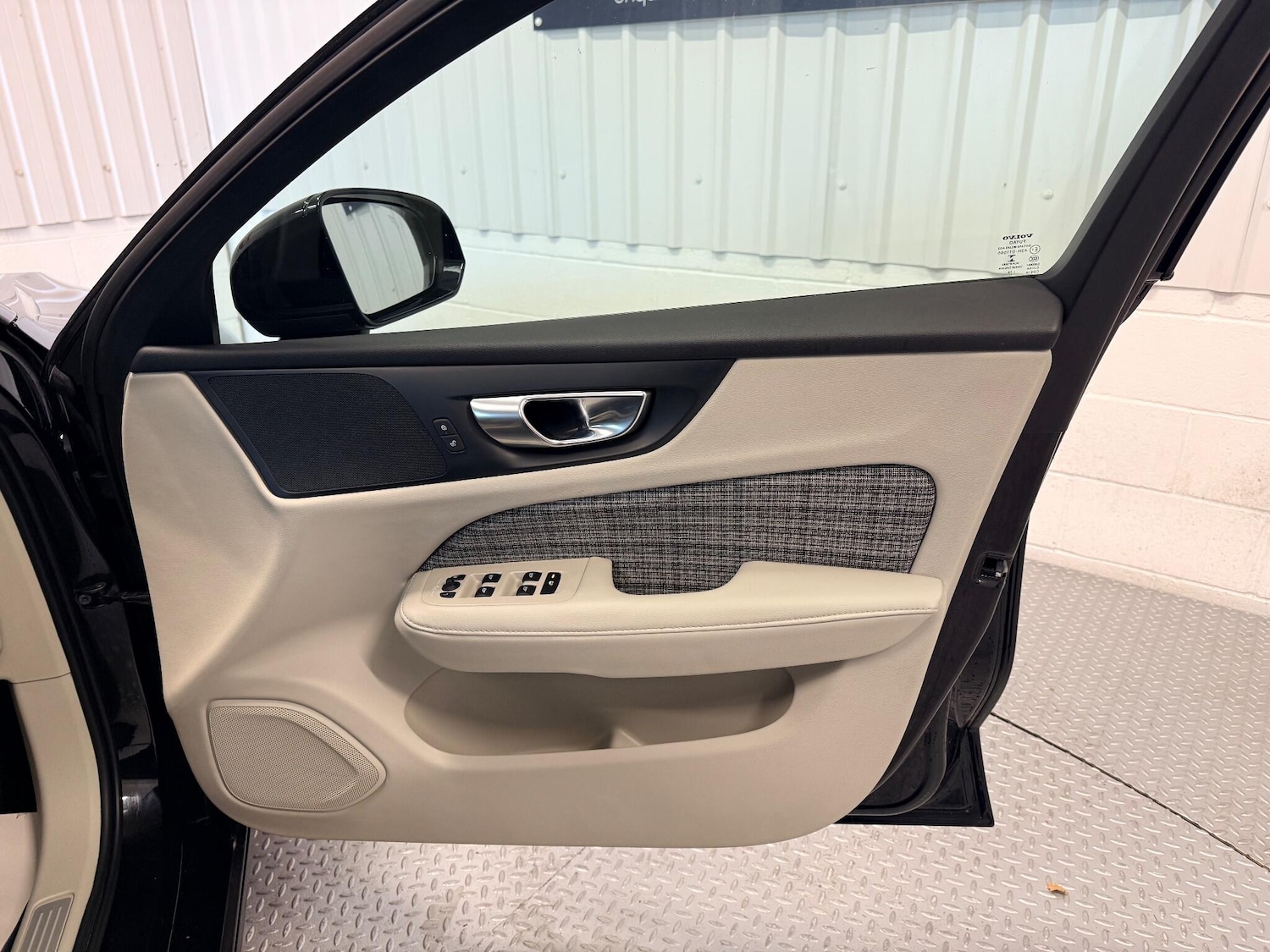 Used Volvo V60 2018 for sale - 76561920: Photo 21