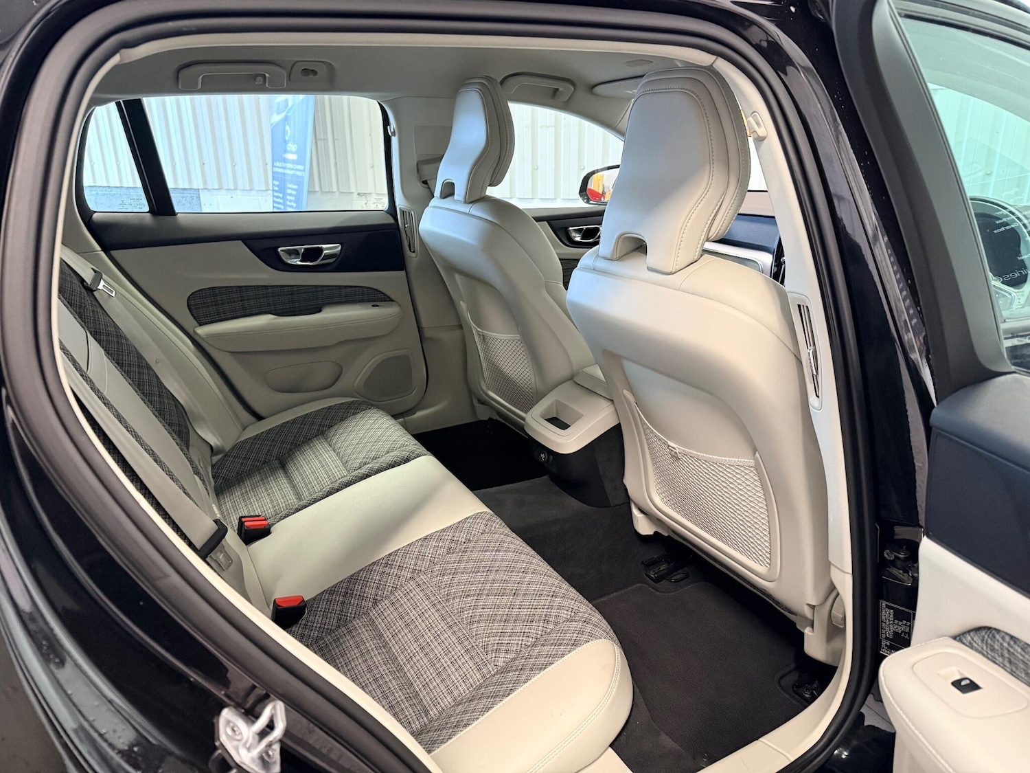 Used Volvo V60 2018 for sale - 76561920: Photo 22