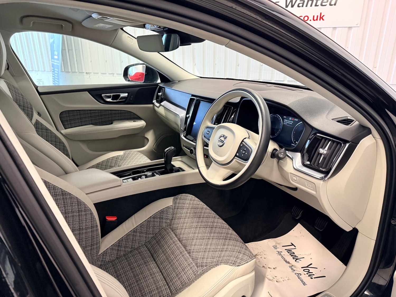 Used Volvo V60 2018 for sale - 76561920: Photo 25