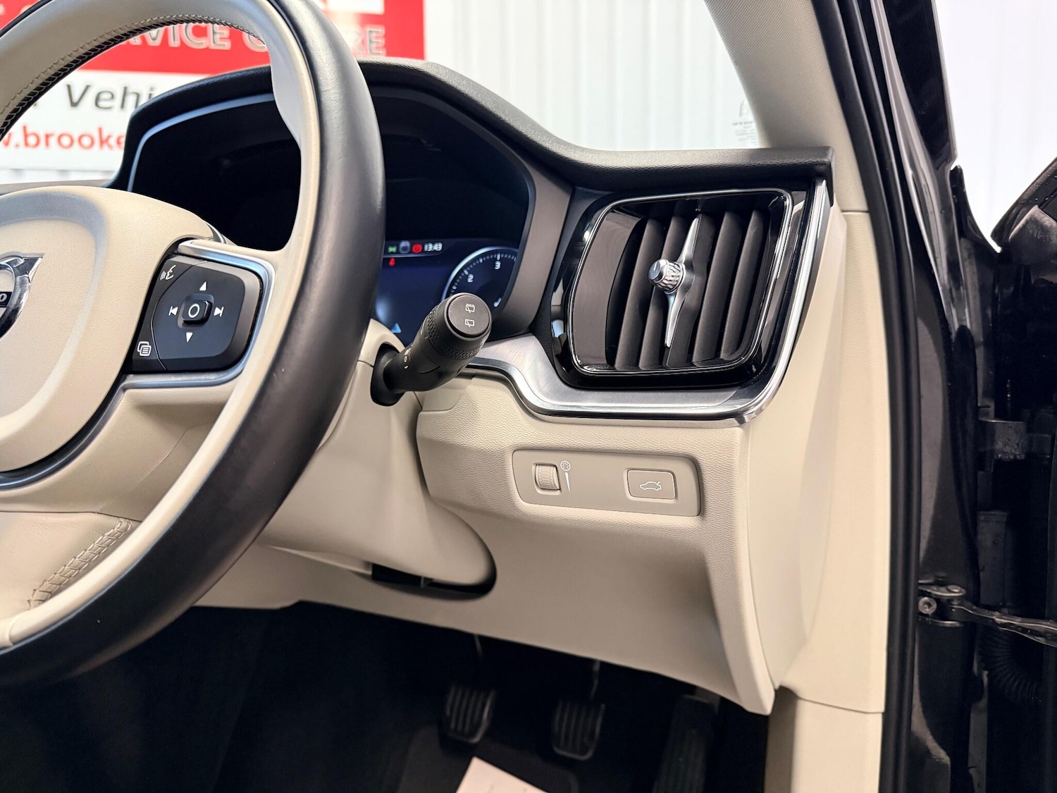 Used Volvo V60 2018 for sale - 76561920: Photo 26