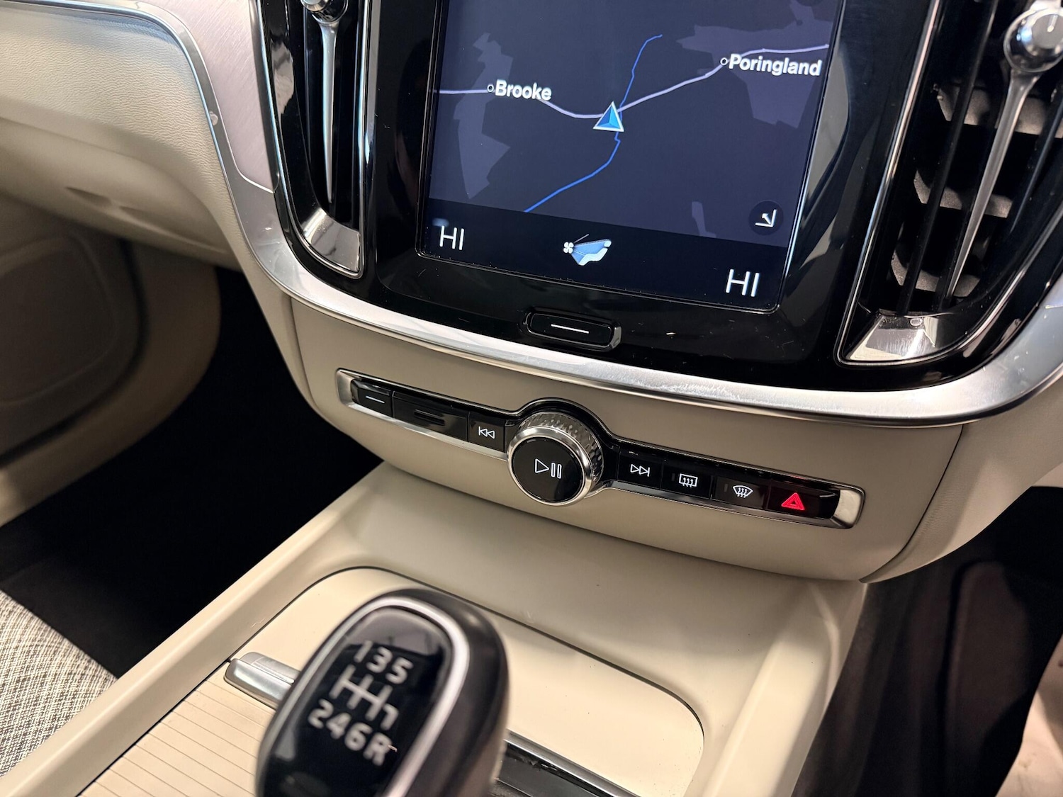 Used Volvo V60 2018 for sale - 76561920: Photo 29