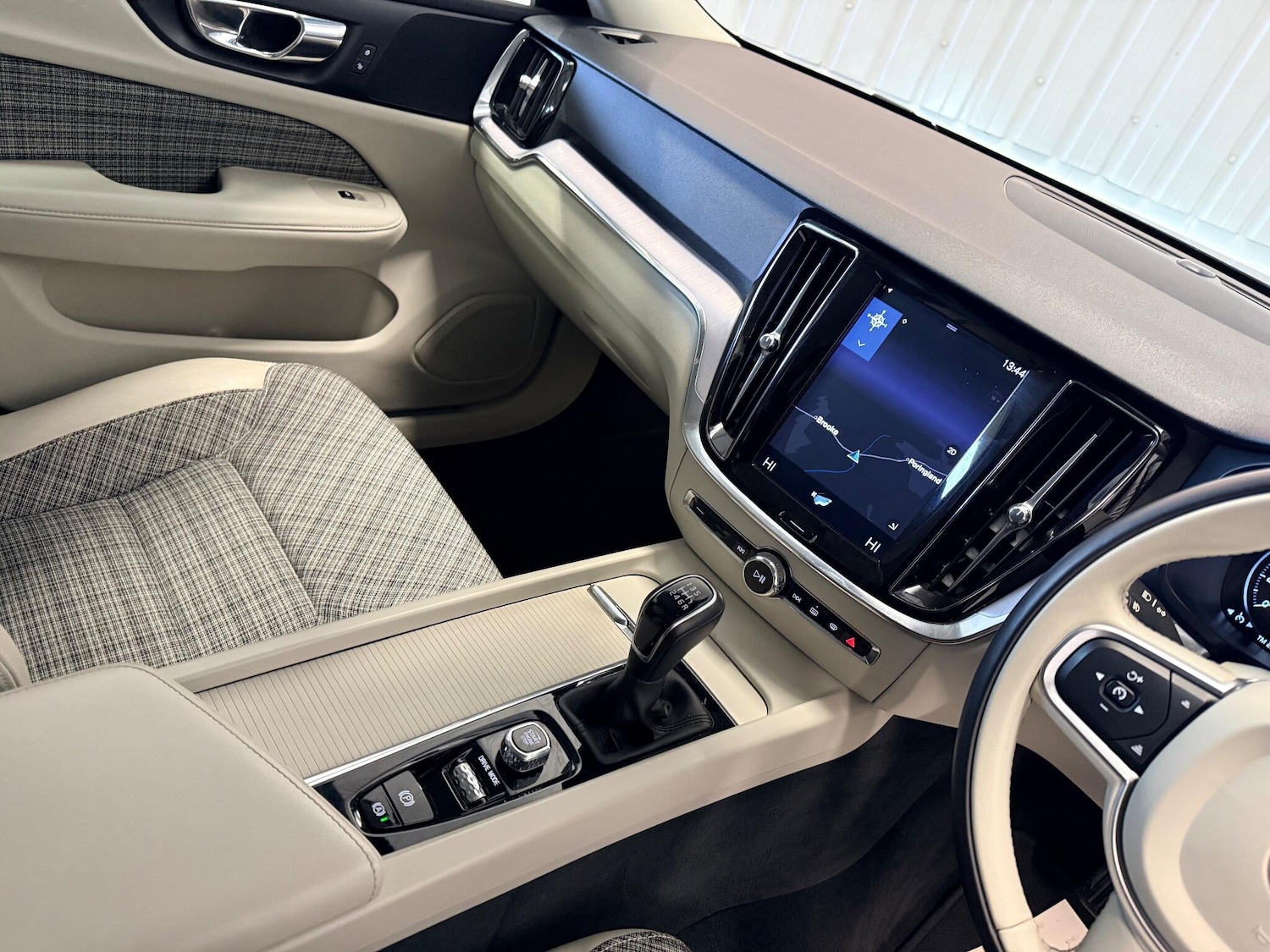 Used Volvo V60 2018 for sale - 76561920: Photo 31