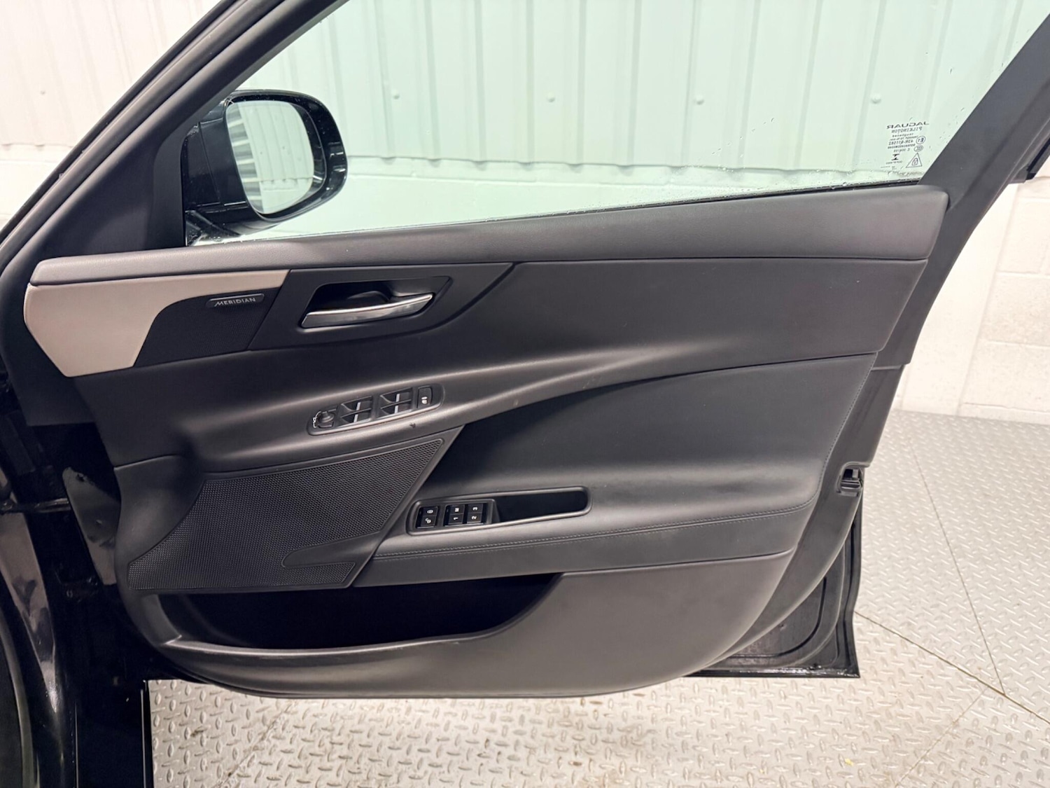 Used Jaguar XE 2017 for sale - 77386730: Photo 17