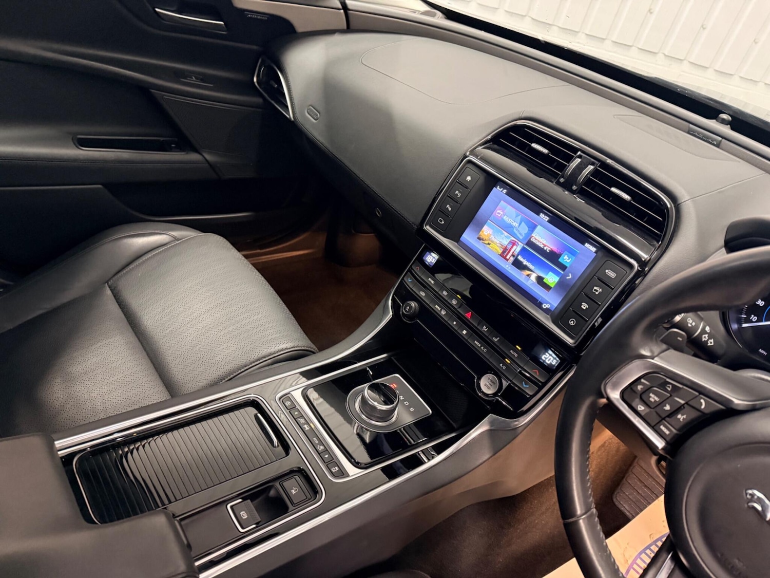 Used Jaguar XE 2017 for sale - 77386730: Photo 28