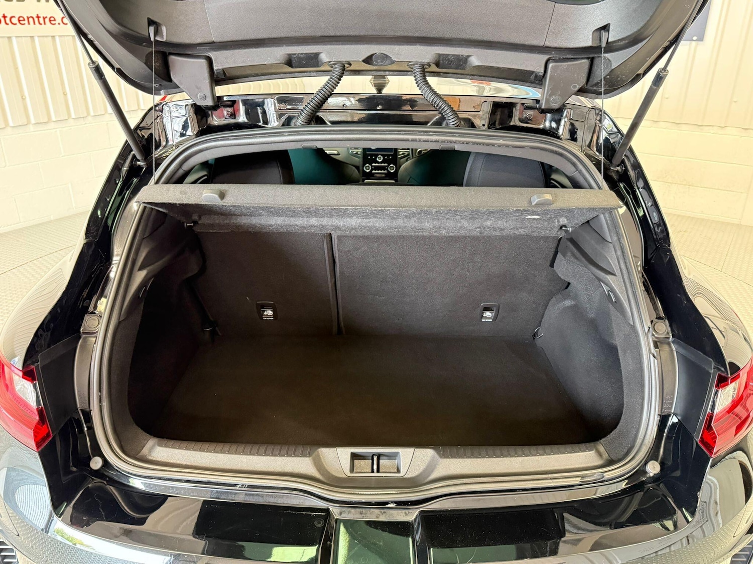 Used Renault Megane 2020 for sale - 76151871: Photo 18