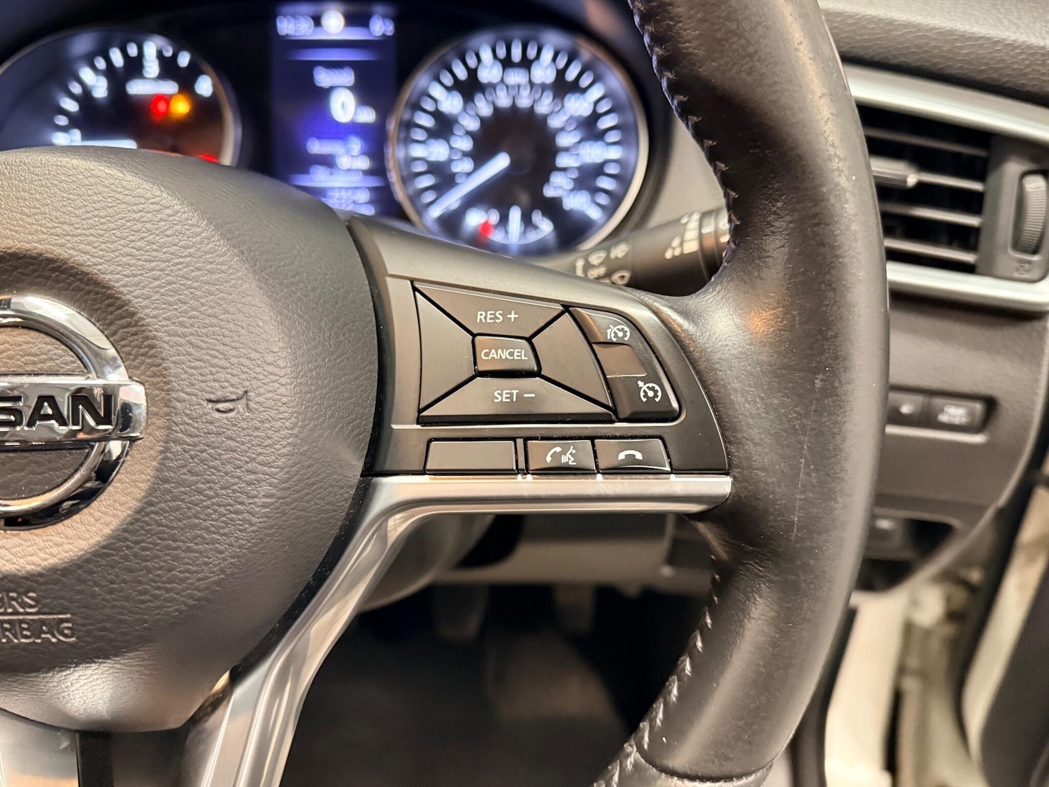 Used Nissan Qashqai 2018 for sale - 77040520: Photo 25