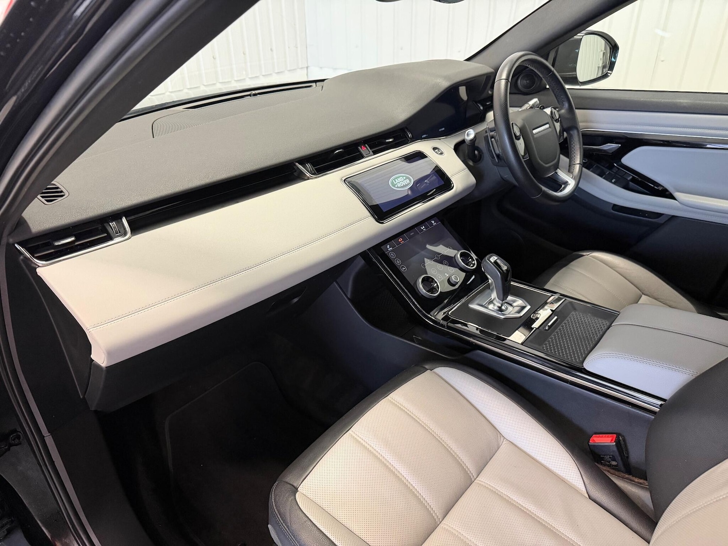 Used Land Rover Range Rover Evoque 2019 for sale - 76607880: Photo 15