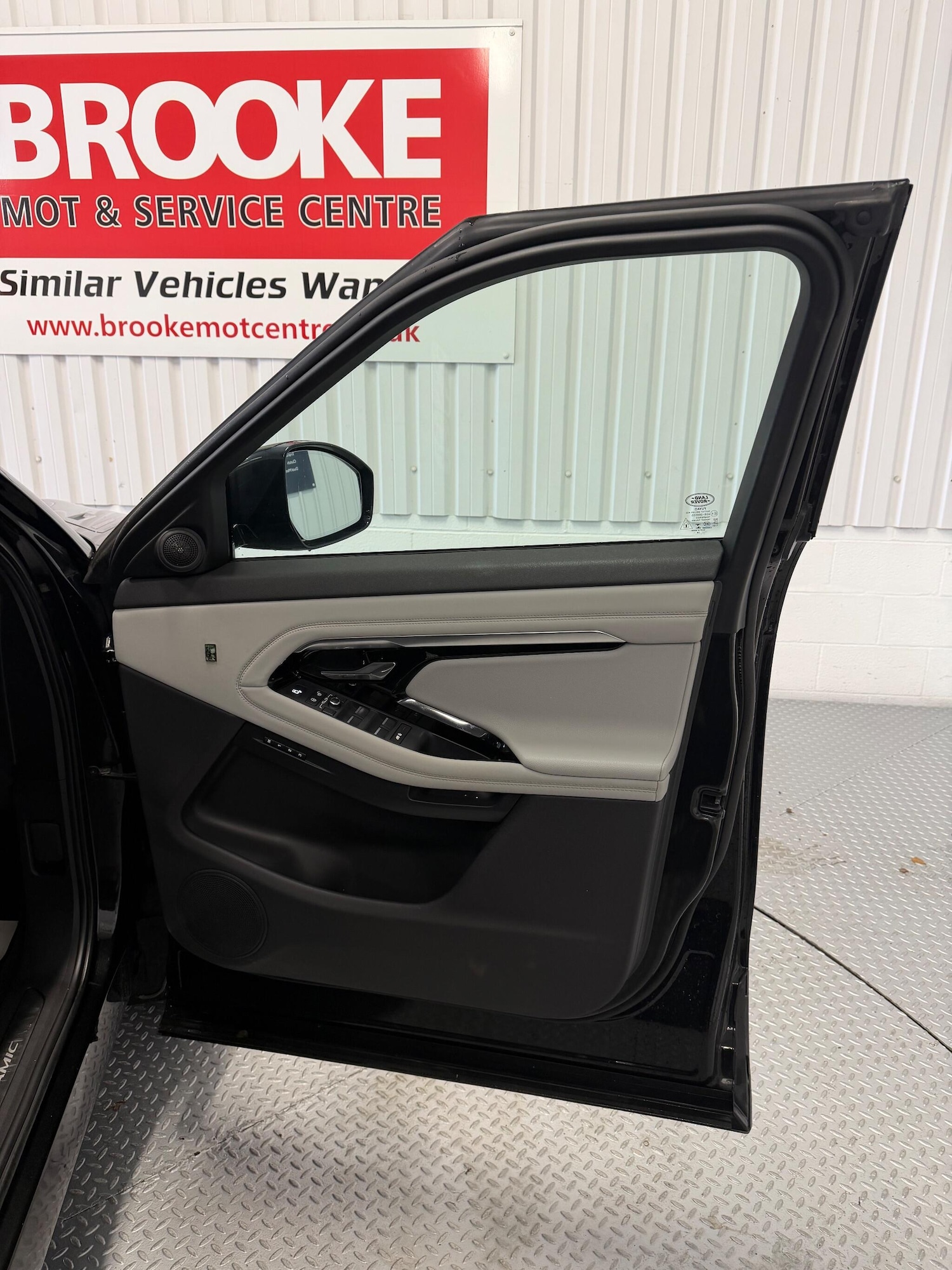 Used Land Rover Range Rover Evoque 2019 for sale - 76607880: Photo 16