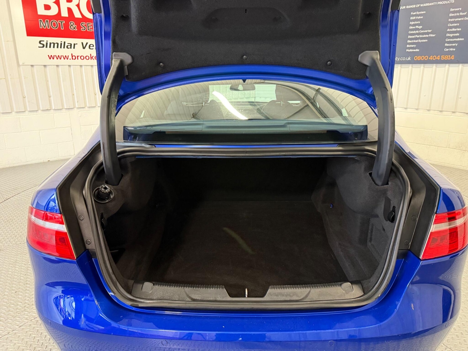 Used Jaguar XE 2018 for sale - 76772123: Photo 16