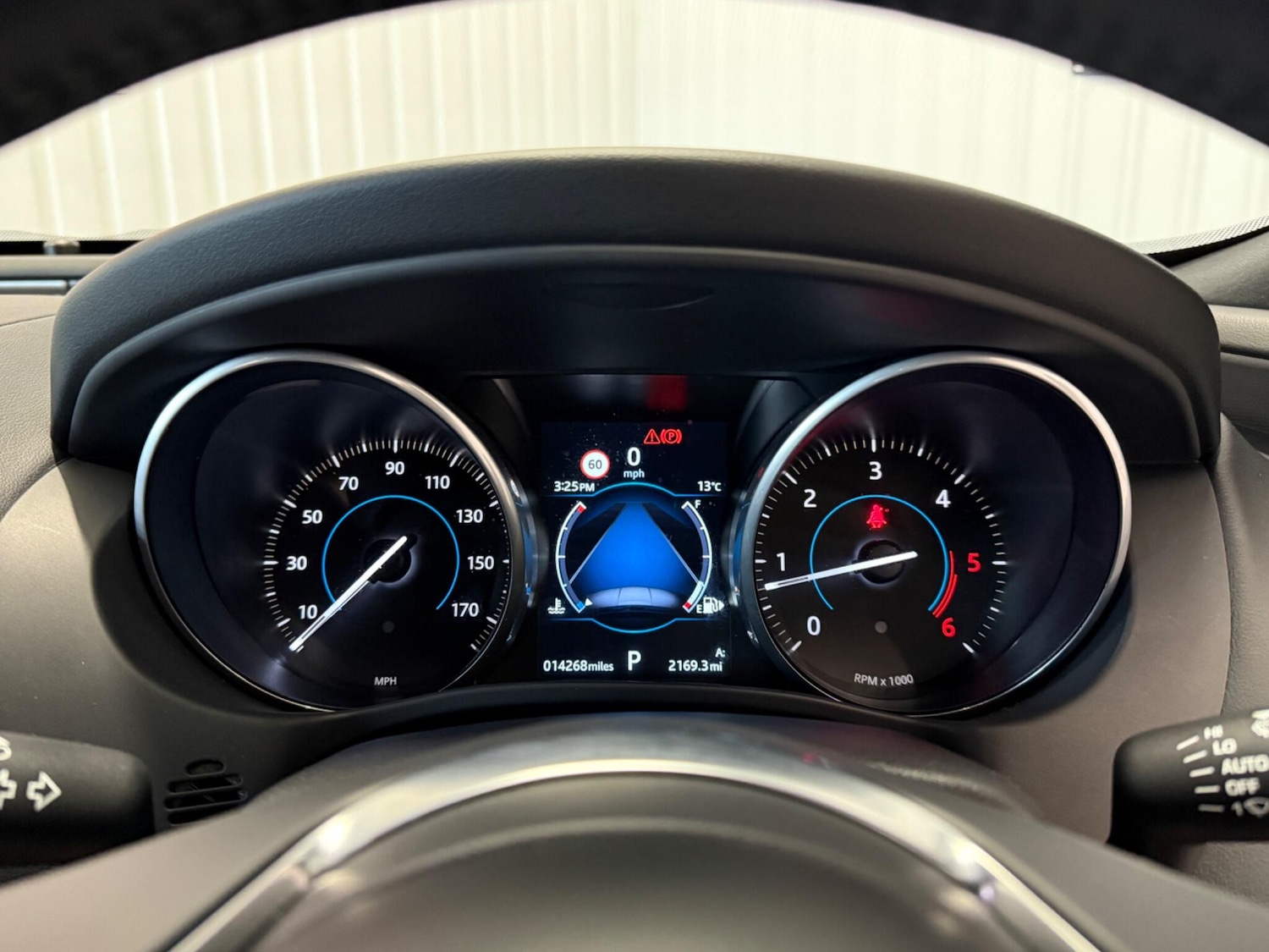 Used Jaguar XE 2018 for sale - 76772123: Photo 26