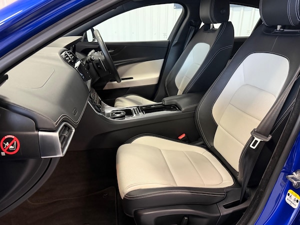 Used Jaguar XE 2018 for sale - 76269702: Photo 14