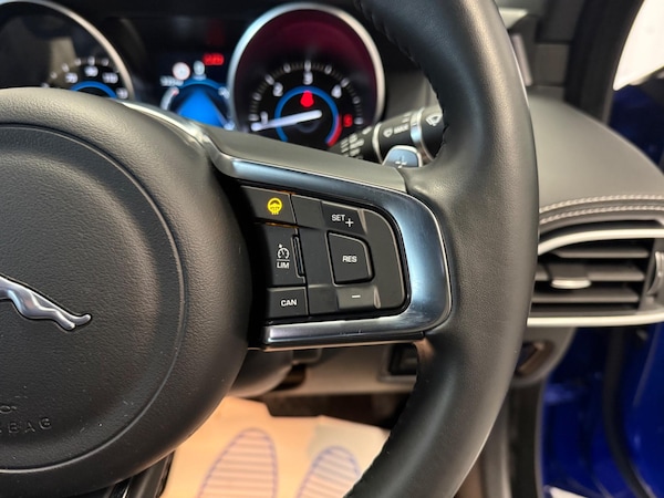 Used Jaguar XE 2018 for sale - 76269702: Photo 21