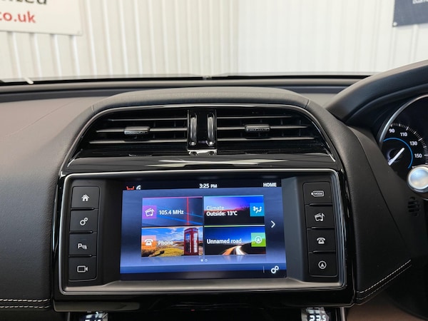 Used Jaguar XE 2018 for sale - 76269702: Photo 29