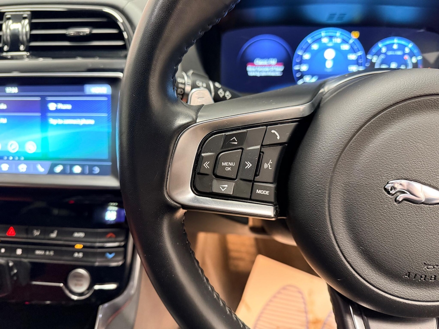 Used Jaguar XE 2019 for sale - 77081489: Photo 19