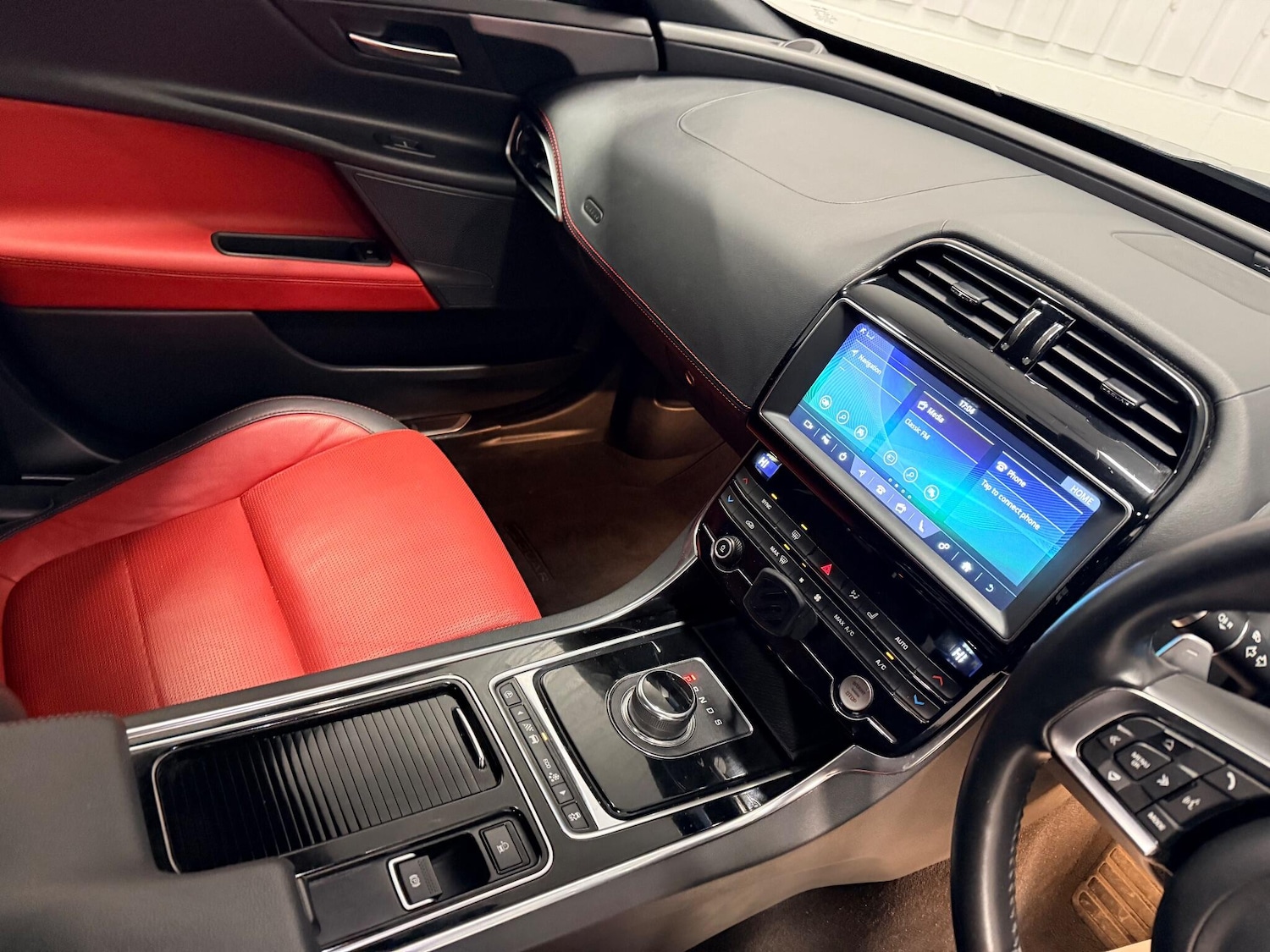 Used Jaguar XE 2019 for sale - 77081489: Photo 27