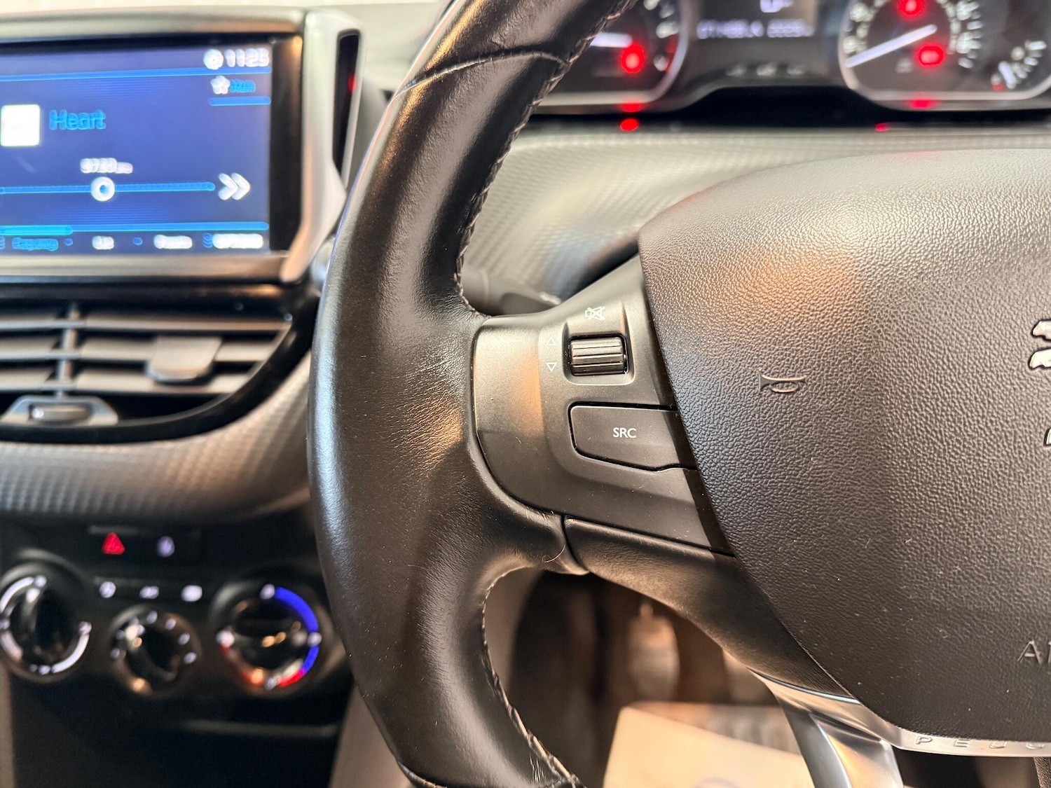 Used Peugeot 208 2018 for sale - 77175156: Photo 19