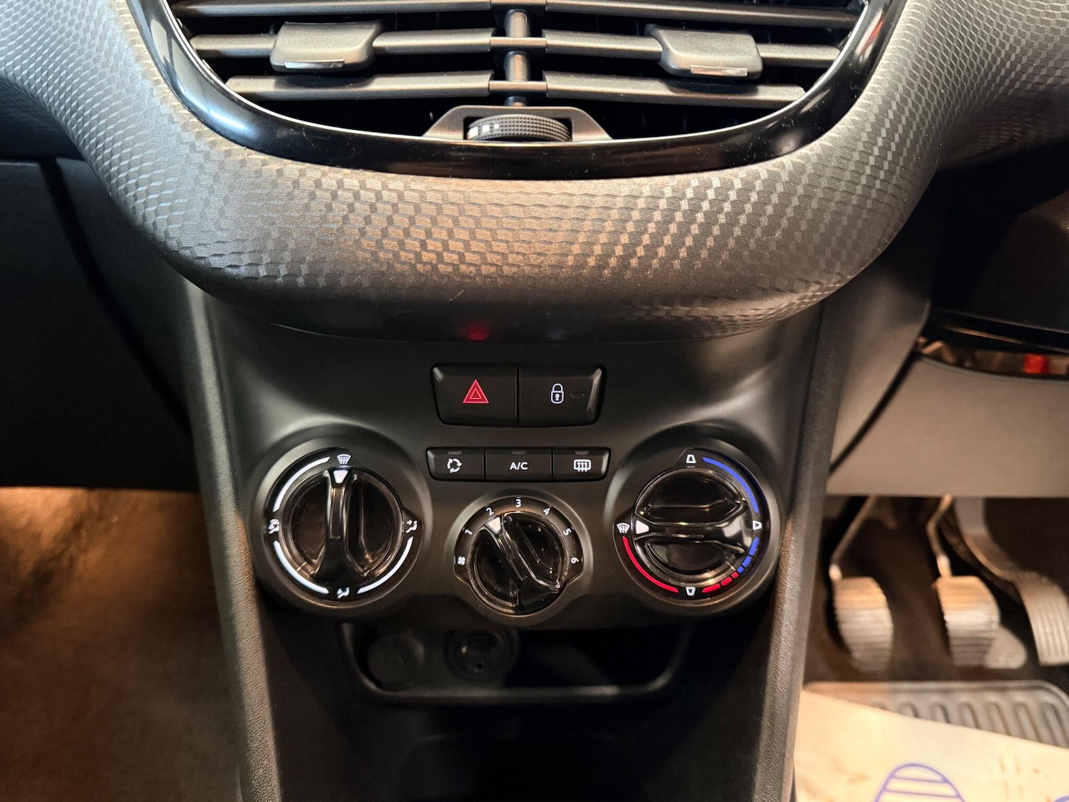 Used Peugeot 208 2018 for sale - 77175156: Photo 25