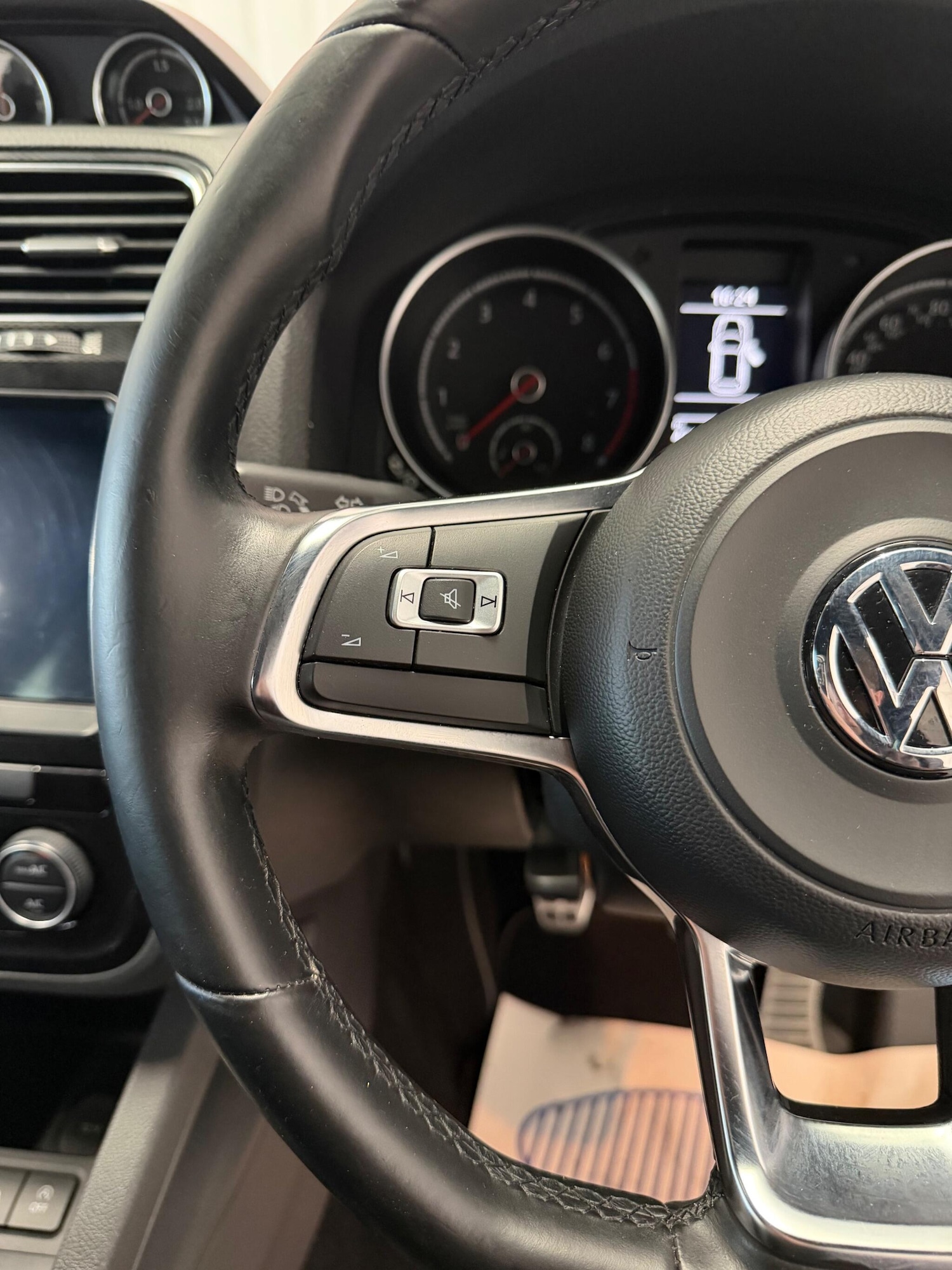 Used Volkswagen Scirocco 2014 for sale - 76247130: Photo 15