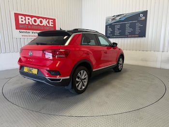 Used Volkswagen T-Roc 2018 for sale - 79741411: Photo
