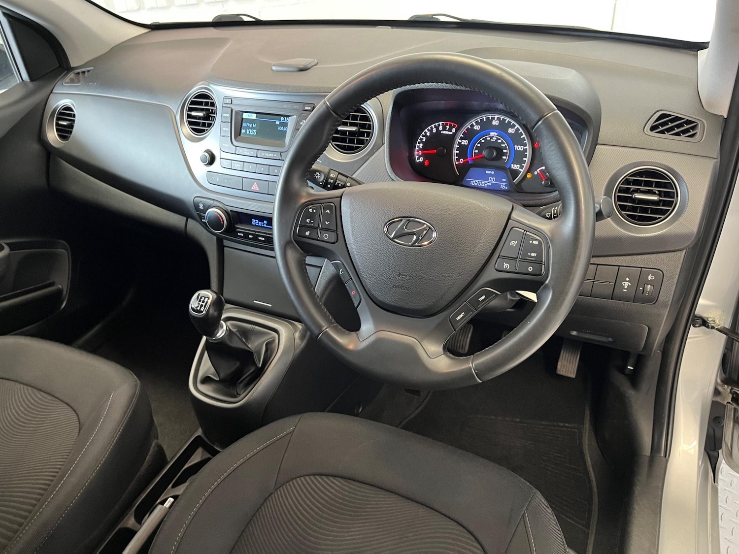 Used Hyundai i10 2017 for sale - 77215504: Photo 26