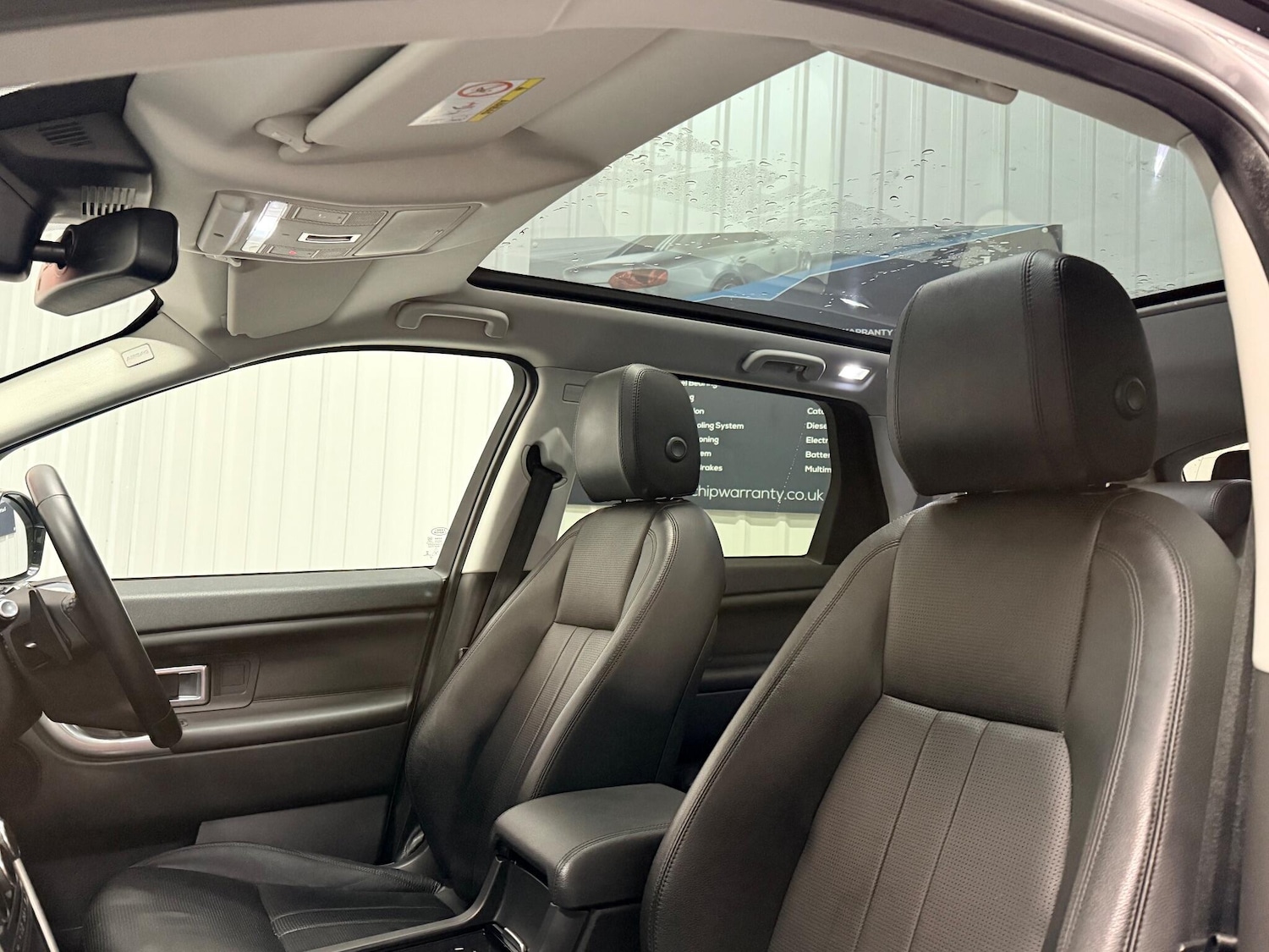 Used Land Rover Discovery Sport 2018 for sale - 76584730: Photo 15