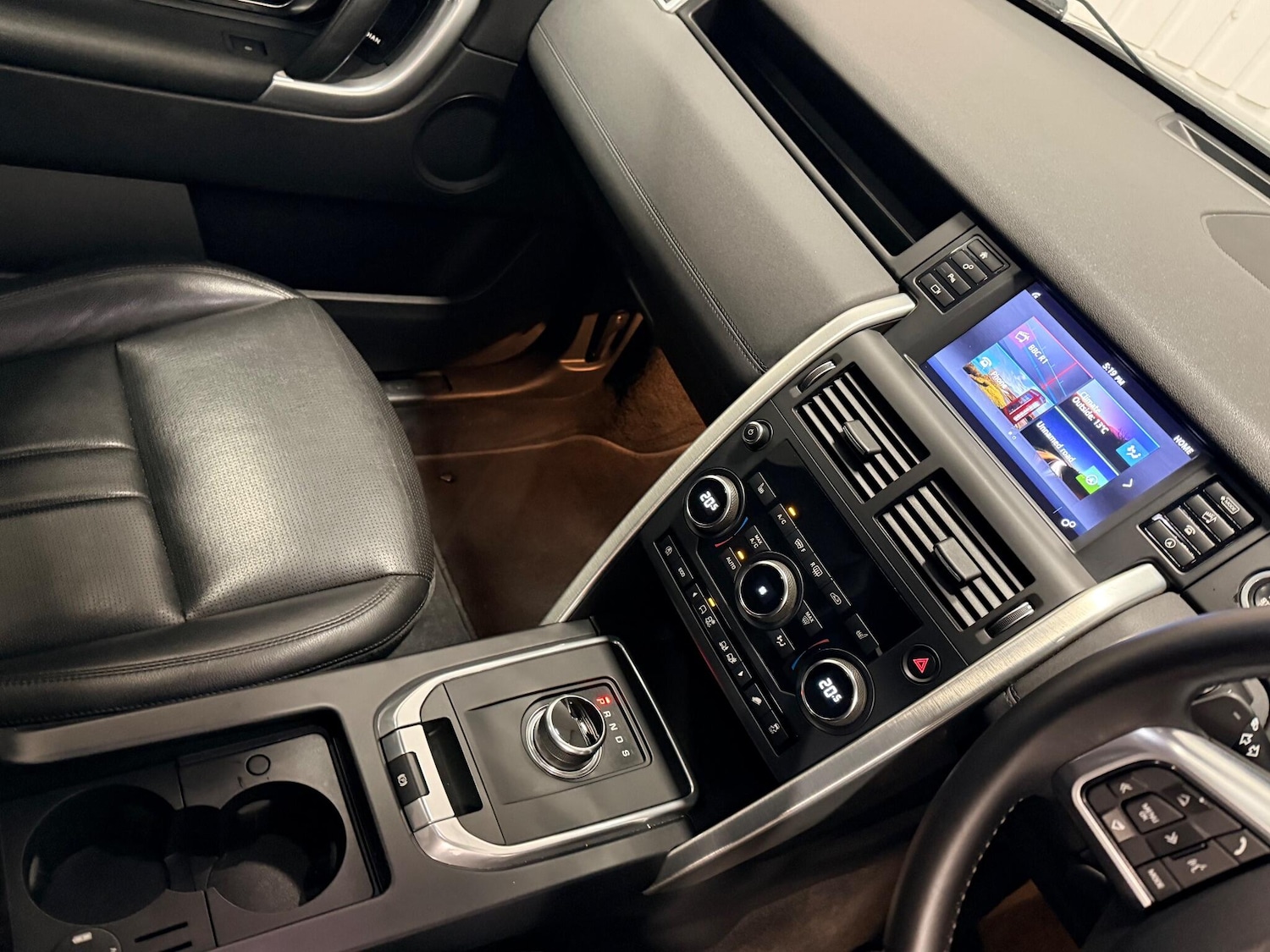 Used Land Rover Discovery Sport 2018 for sale - 76584730: Photo 25