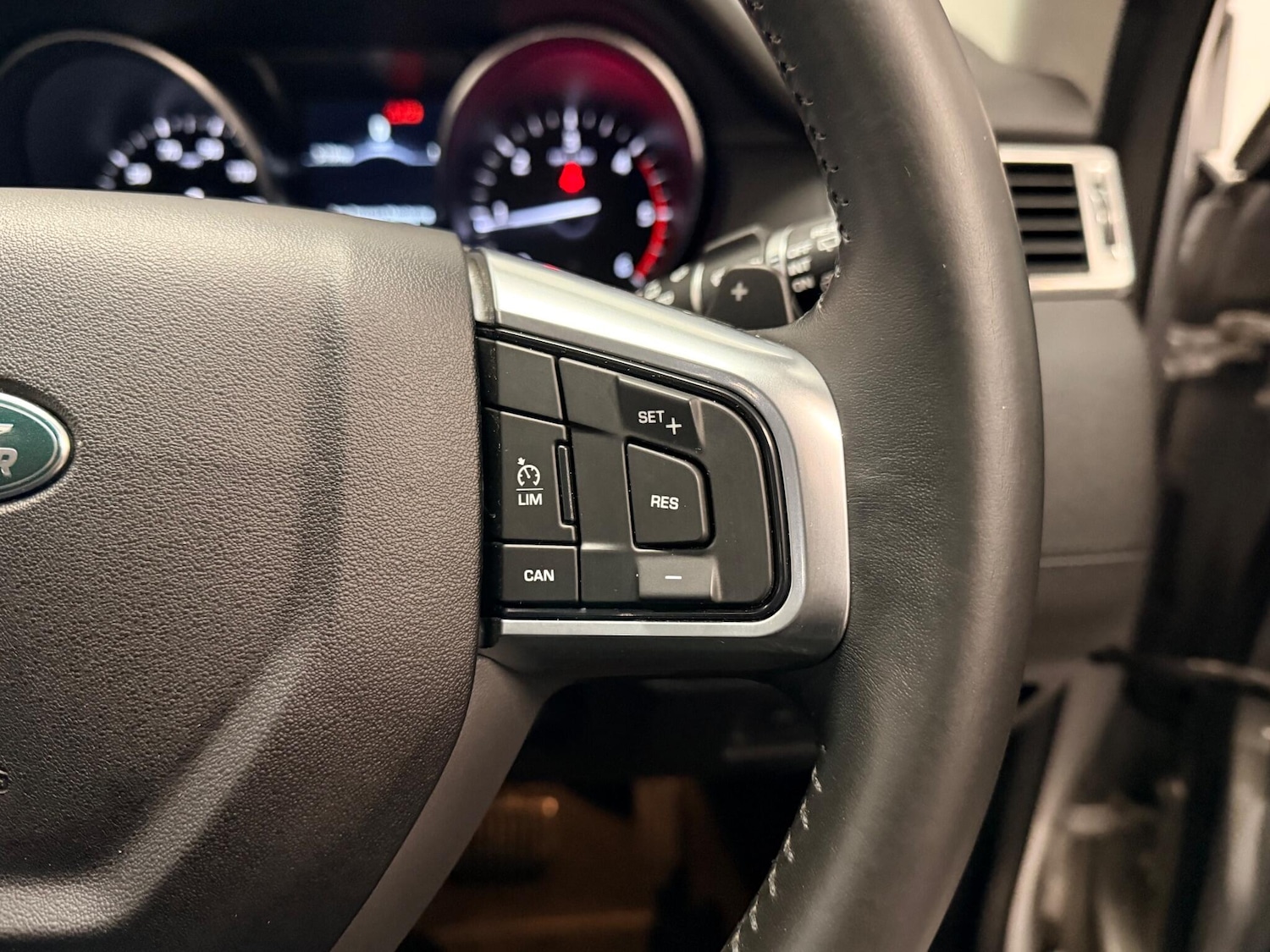 Used Land Rover Discovery Sport 2018 for sale - 76584730: Photo 27