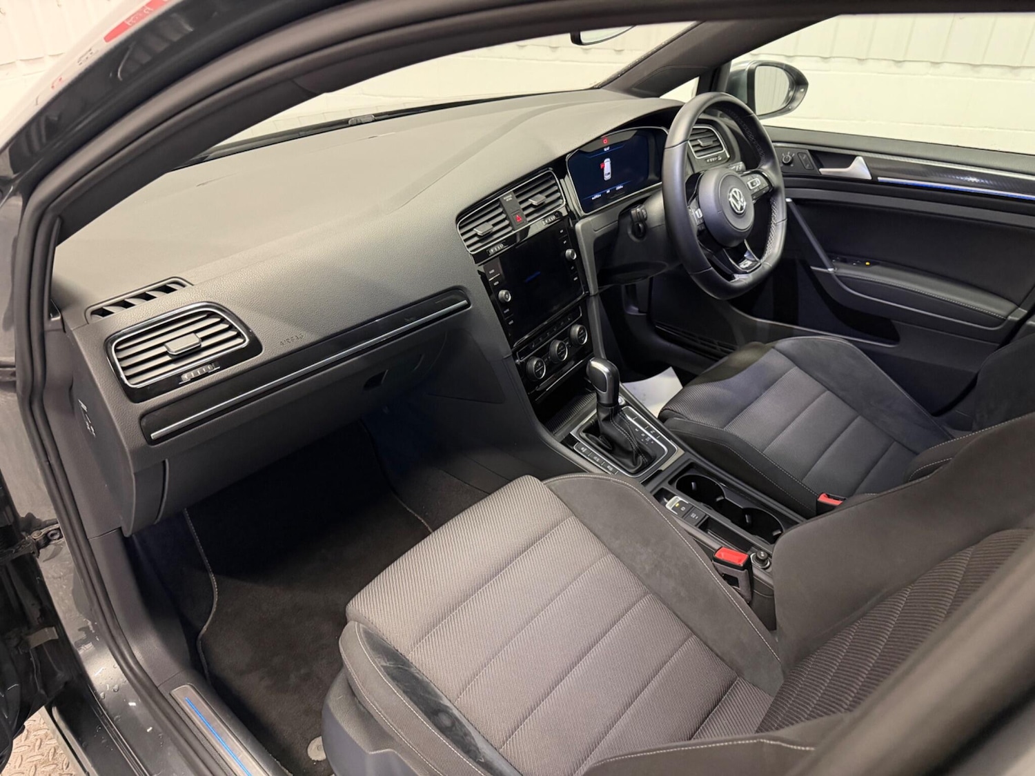 Used Volkswagen Golf 2019 for sale - 77549876: Photo 15