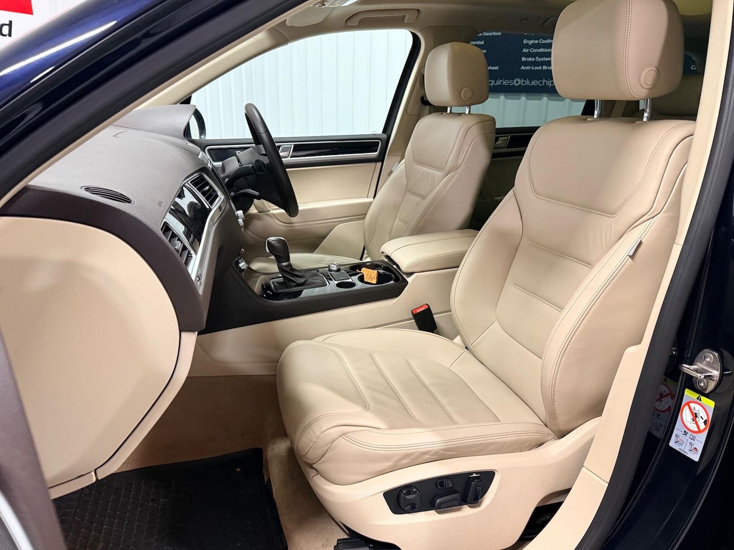 Used Volkswagen Touareg 2017 for sale - 76781696: Photo 12